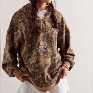 We The Free It’s A Vibe Printed Hoodie